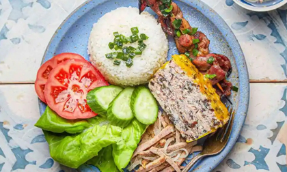 Du khách quốc tế ngợi ca cơm tấm và xôi là di sản ẩm thực của Việt Nam