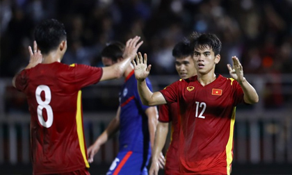 Đặt niềm tin vào cầu thủ U20, HLV Troussier giải được bài toán khó cho đội tuyển Việt Nam