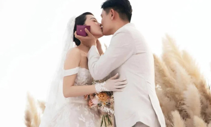 Chồng Minh Hằng rơi nước mắt khi hay tin vợ mang bầu, vén màn cuộc sống hôn nhân với nữ ca sĩ