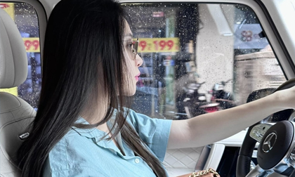 Đàm Thu Trang đi làm chỉ sau 1 tháng sinh con, nhan sắc ra sao mà khiến Cường Đô La khen tới tấp?