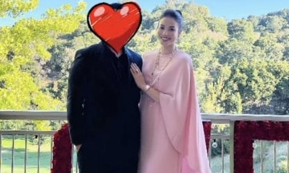 Phạm Hương khoe ảnh tình tứ bên chồng đại gia nhưng vẫn giữ thói quen này