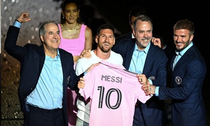 Messi ra mắt hoành tráng tại CLB Inter Miami trước sự chứng kiến của 18.000 khán giả