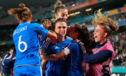 Thua nghẹt thở trước Italia, Argentina đối diện nguy cơ bị loại sớm khỏi World Cup