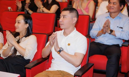 NSND Công Lý xuất hiện với diện mạo gây ngỡ ngàng sau thời gian điều trị bệnh