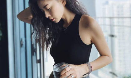 Ngô Thanh Vân chăm chỉ uống nước ép từ loại quả bán đầy ngoài chợ để giảm cân giữ dáng, làm đẹp da