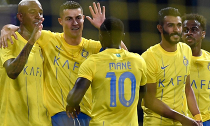 Ngược dòng ngoạn mục trong 10 phút, Ronaldo và Al Nassr lọt vào vòng bảng giải đấu có Hà Nội FC