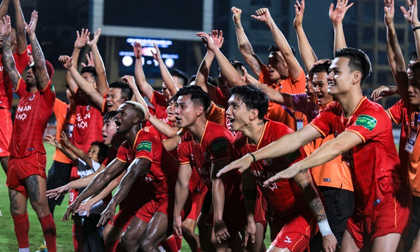 Trọn vẹn cảm xúc của cầu thủ CLB CAHN ngày lên ngôi vô địch V.League 2023