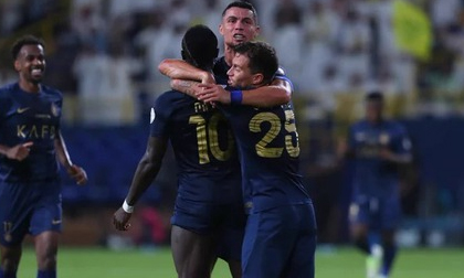 Ronaldo tỏa sáng với cú đúp trong chiến thắng đậm của Al Nassr, bỏ qua cơ hội lập hattrick để nhường đồng đội lập công