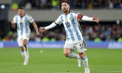 Messi tỏa sáng trên chấm đá phạt, mang về chiến thắng cho nhà vô địch Argentina tại vòng loại World Cup