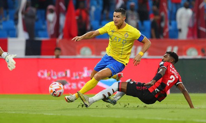 Ronaldo không thể ngừng ghi bàn ở tuổi 38, giúp Al Nassr tiếp tục thăng hoa