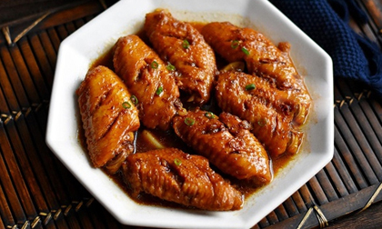 Bí quyết làm món cánh gà om thơm ngon nức lòng