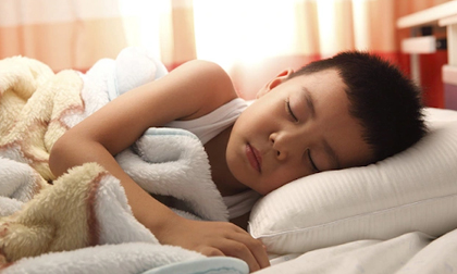 Một thói quen ngủ ảnh hưởng nghiêm trọng đến chiều cao và chỉ số IQ của trẻ, cha mẹ cần làm gì để thay đổi?