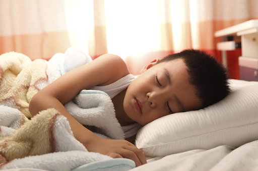 Một thói quen ngủ ảnh hưởng nghiêm trọng đến chiều cao và chỉ số IQ của trẻ, cha mẹ cần làm gì để thay đổi? - Ảnh 4. Một thói quen ngủ ảnh hưởng nghiêm trọng đến chiều cao và chỉ số IQ của trẻ, cha mẹ cần làm gì để thay đổi? - Ảnh 4.