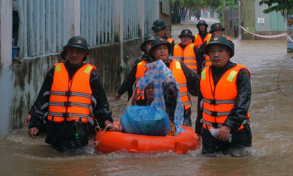 Mưa lũ ở miền Trung bao giờ mới chấm dứt?