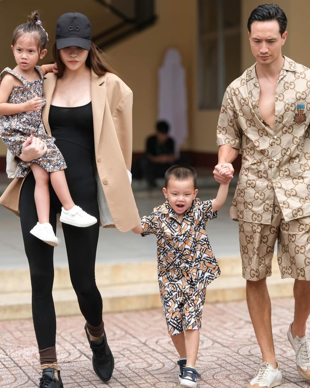Chuyện đời tư đôi bạn thân chị đại Thanh Hằng - Hà Hồ: Người cưới nhạc trưởng, người làm vợ nam thần màn ảnh - Ảnh 5. Chuyện đời tư đôi bạn thân chị đại Thanh Hằng - Hà Hồ: Người cưới nhạc trưởng, người làm vợ nam thần màn ảnh - Ảnh 5.