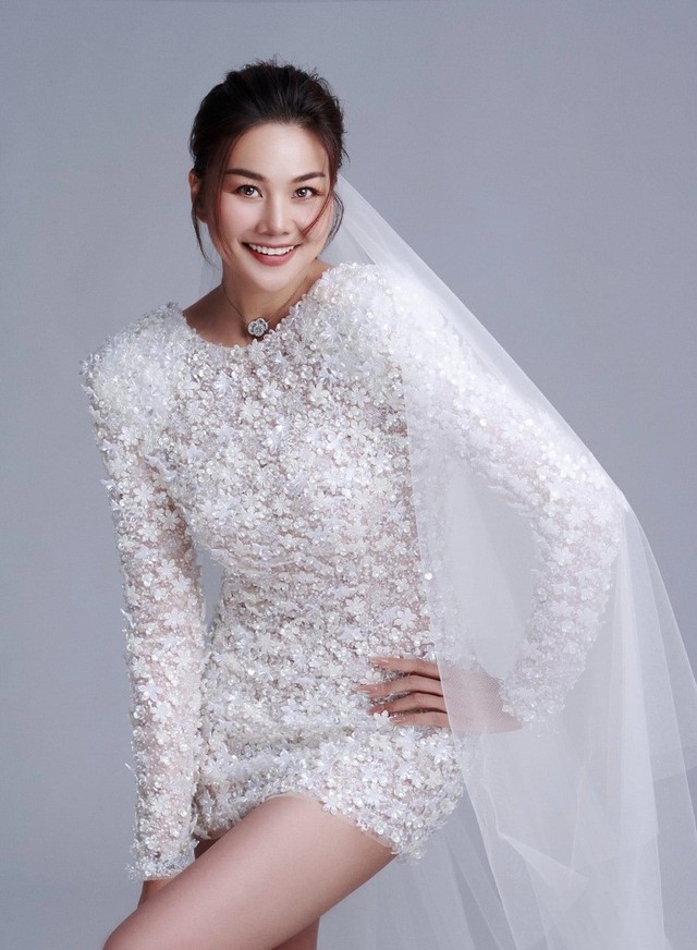 Chuyện đời tư đôi bạn thân chị đại Thanh Hằng - Hà Hồ: Người cưới nhạc trưởng, người làm vợ nam thần màn ảnh - Ảnh 2. Chuyện đời tư đôi bạn thân chị đại Thanh Hằng - Hà Hồ: Người cưới nhạc trưởng, người làm vợ nam thần màn ảnh - Ảnh 2.