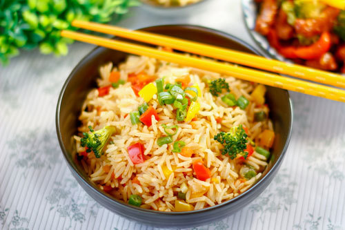 Dùng nguyên liệu siêu rẻ này, món cơm rang sẽ giòn ngon chẳng kém gì ngoài quán - Ảnh 1. Dùng nguyên liệu siêu rẻ này, món cơm rang sẽ giòn ngon chẳng kém gì ngoài quán - Ảnh 1.
