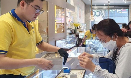 Lần đầu tiên vàng nhẫn 9999 bật lên 62 triệu đồng/lượng