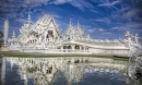 Ngôi chùa phủ một màu trắng ở Thái Lan, có gì mà lại thu hút du khách đến thế?