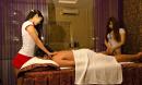 Bắt gặp chồng trên giường với nhân viên massage, vợ điềm tĩnh rút thêm tiền bo, nói 1 câu khiến mọi người sốc nặng