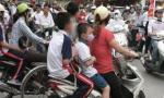 Theo quy định mới, trẻ em từ bao nhiêu tuổi buộc phải đội mũ bảo hiểm khi tham gia giao thông?