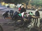 buc-anh-nguoi-ha-noi-nhat-dau-bi-do-giup-nguoi-ban-rong-gay-xuc-dong-155849.html