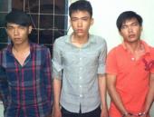 bat-giu-nguoi-tra-tan-da-man-tren-xe-taxi-129827.html