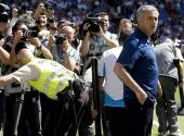 tran-cuoi-cung-mourinho-van-quay-lung-voi-bao-gioi-136632.html
