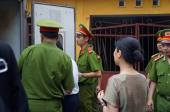 tinh-cam-vo-chong-duong-chi-dung-trong-con-song-gio-168072.html