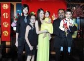man-nhan-ngam-thoi-trang-vang-cua-cac-sao-hollywood-182178.html