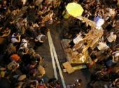 sinh-vien-hong-kong-tiep-tuc-bieu-tinh-185404.html