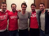 federer-da-lam-hoa-voi-wawrinka-sau-vu-cai-va-190591.html