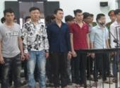 gat-nuoc-mat-tien-hai-con-trai-vao-tu-vi-mot-phut-bong-bot-191406.html