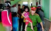 cha-nhot-3-con-nho-trong-phong-ngu-cham-lua-dot-311769.html