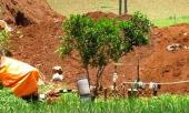 kinh-hoang-3-nguoi-dan-ong-tu-vong-khi-dao-mo-tim-thiec-325874.html