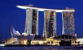 co-gi-ben-trong-sieu-khach-san-dat-nhat-singapore-386224.html