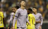 ronaldo-im-hoi-lang-tieng-al-nassr-chinh-thuc-mat-danh-hieu-dau-tien-390286.html