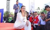 thuy-tien-hiem-hoi-tro-tai-ca-hat-nao-ngo-gap-su-co-phai-cau-cuu-khan-gia-the-nay-391157.html