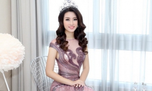 Hoa hậu Mỹ Linh đẹp 'không tỳ vết' trong trang phục đầm dạ hội