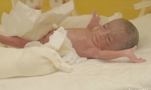 Hình ảnh mới nhất của các em bé trong ca sinh 9 hy hữu gây 'chấn động' thế giới gần đây