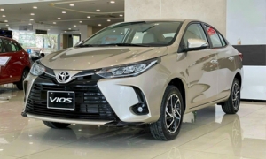 Mẫu xe tiết kiệm xăng của Toyota giảm giá sốc tại đại lý, khiến Honda City e ngại