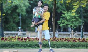 Tổ ấm của vợ chồng lính chì cụt 1 chân sau 3 năm: Nên duyên chóng vánh, hạnh phúc dài lâu