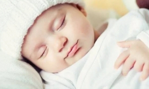 Quan sát con khi ngủ: Có 3 chuyển động này là tốt, 3 chuyển động cảnh báo trẻ gặp vấn đề