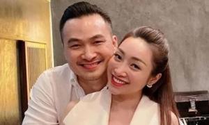 Chi Bảo tổ chức đám cưới với Lý Thùy Chang sau 3 năm kết hôn và có một con trai
