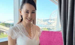 Hoa hậu ảnh Hồng Kông duy trì 2 thói quen cơ bản sau để có làn da căng mọng, không nếp nhăn