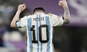 Bán 6 chiếc áo giá 7,8 triệu USD và nghĩa cử đẹp của Messi