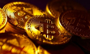 Mỹ chấp thuận ETF, giới đầu tư bitcoin vỡ oà