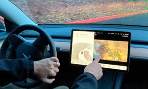 Vừa lái ô tô vừa làm điều này có thể bị phạt tới 22.000.000 đồng, các tài xế hết sức lưu ý