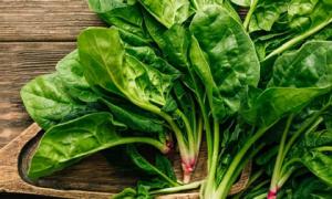 Chính thức công bố 12 rau quả chứa tồn dư thuốc trừ sâu nhiều nhất năm 2025, là loại nào?