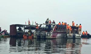 Khẩn trương điều tra nguyên nhân vụ chìm tàu chở khách trên hồ Thác Bà